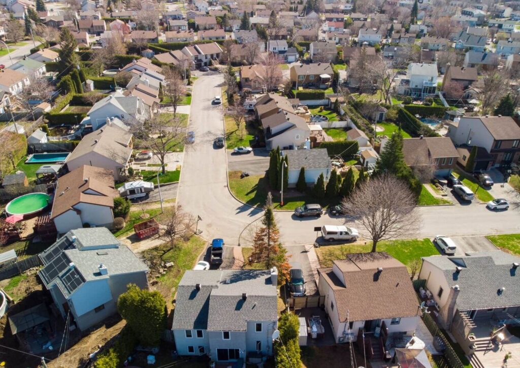 Équipe de déménageurs en action